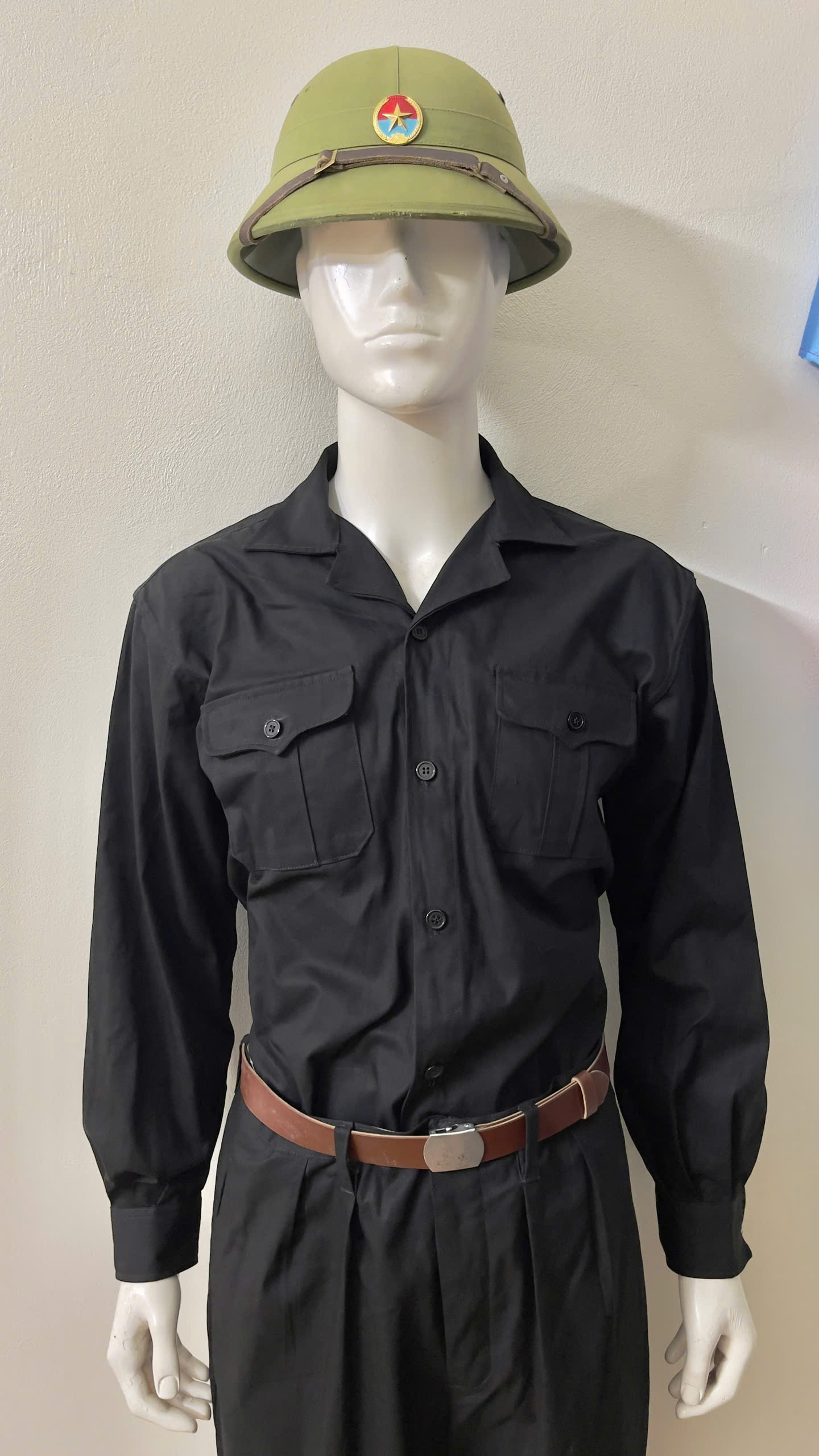 National Front for the Liberation of South Vietnam Uniform - Image 3