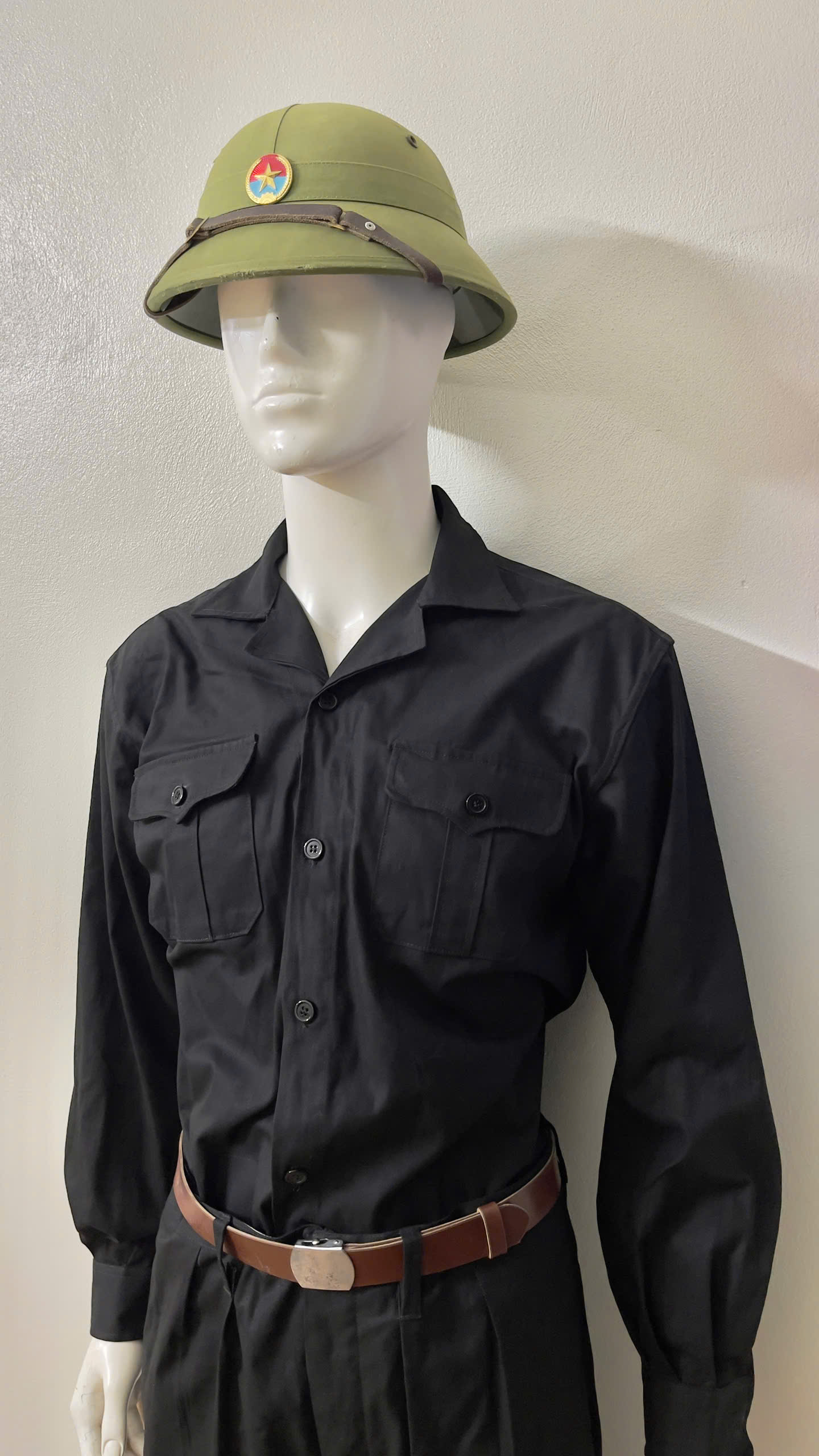 National Front for the Liberation of South Vietnam Uniform - Image 2